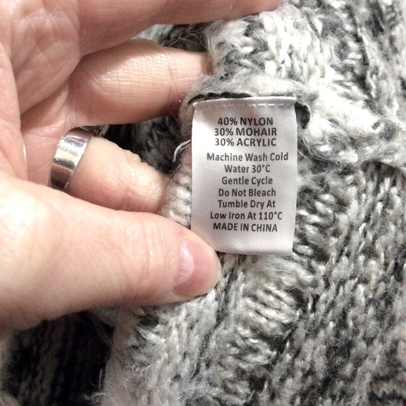 EN/KAY by Navleen Mohair blend variegated sweater - Picture 9 of 9